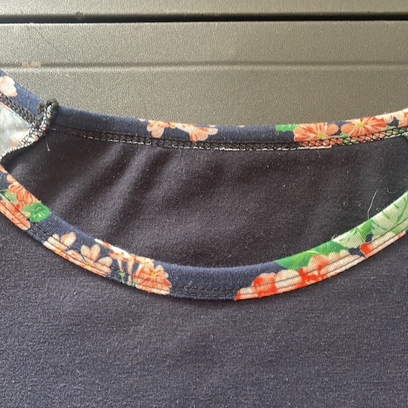 3 quarter sleeve with floral print - Picture 3 of 3